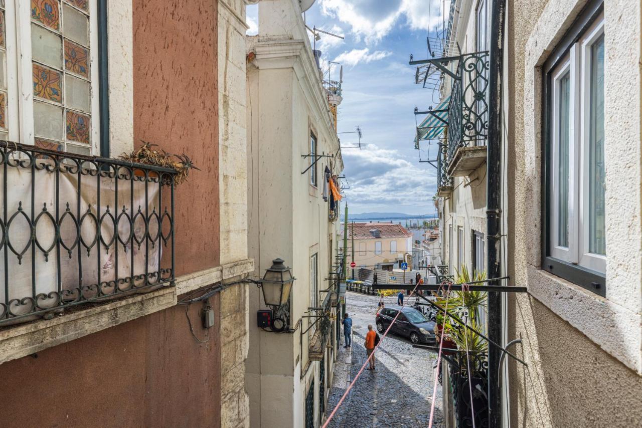 Alfama'S Heart Apartment By Lovelystay Лиссабон Экстерьер фото